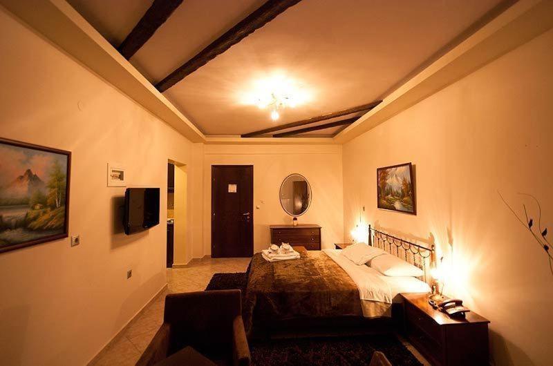 Nostos Hotel Káto Loutrákion Kamer foto