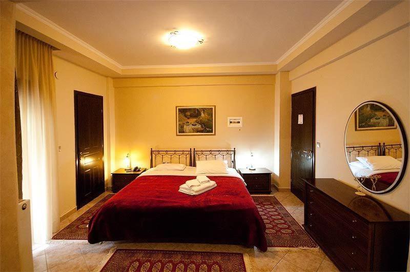 Nostos Hotel Káto Loutrákion Kamer foto