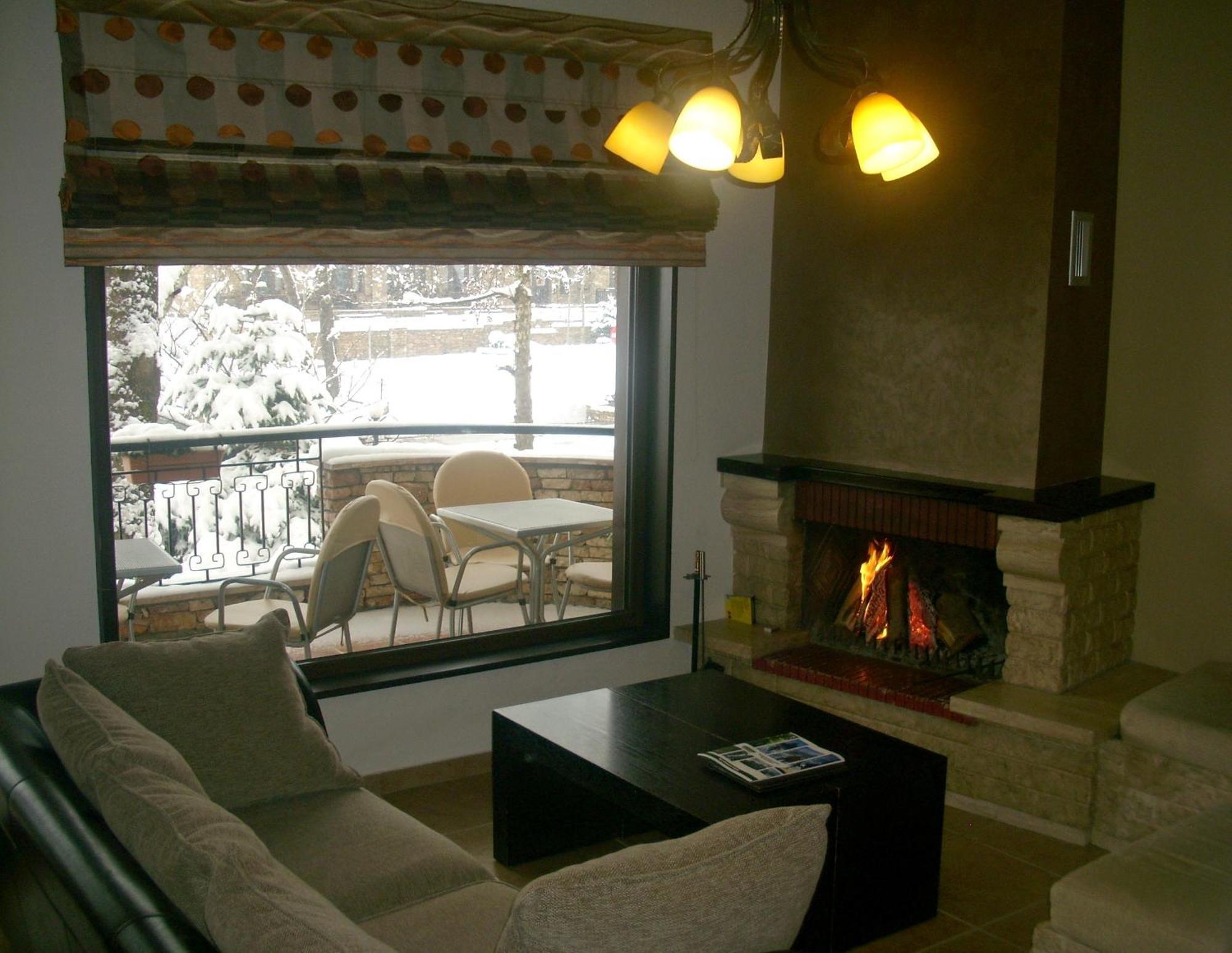 Nostos Hotel Káto Loutrákion Buitenkant foto
