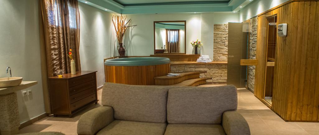 Nostos Hotel Káto Loutrákion Buitenkant foto