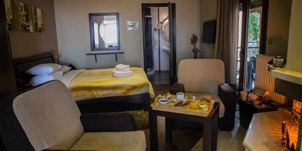 Nostos Hotel Káto Loutrákion Buitenkant foto