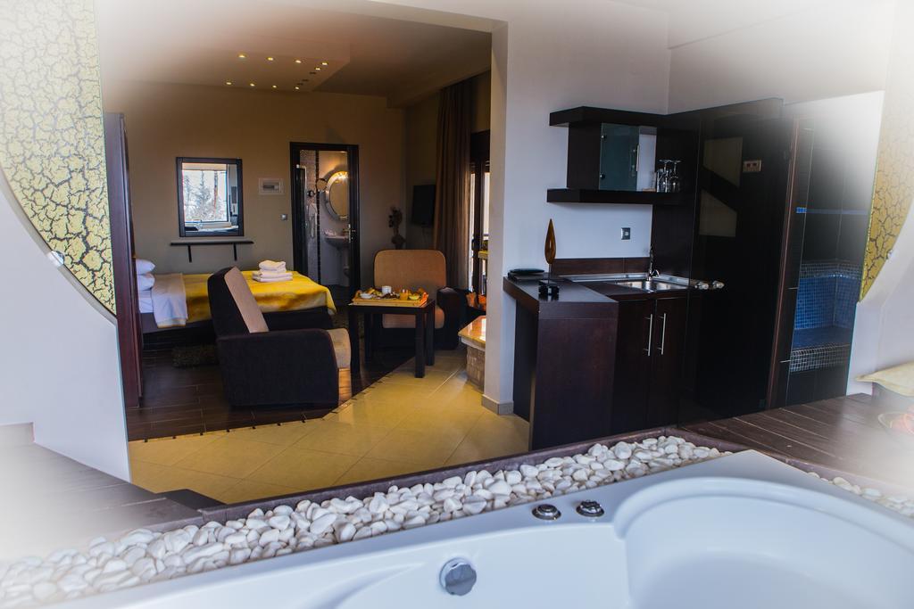 Nostos Hotel Káto Loutrákion Buitenkant foto