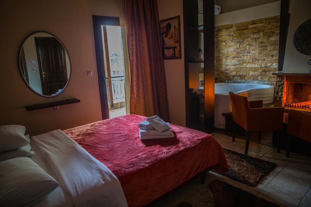 Nostos Hotel Káto Loutrákion Buitenkant foto