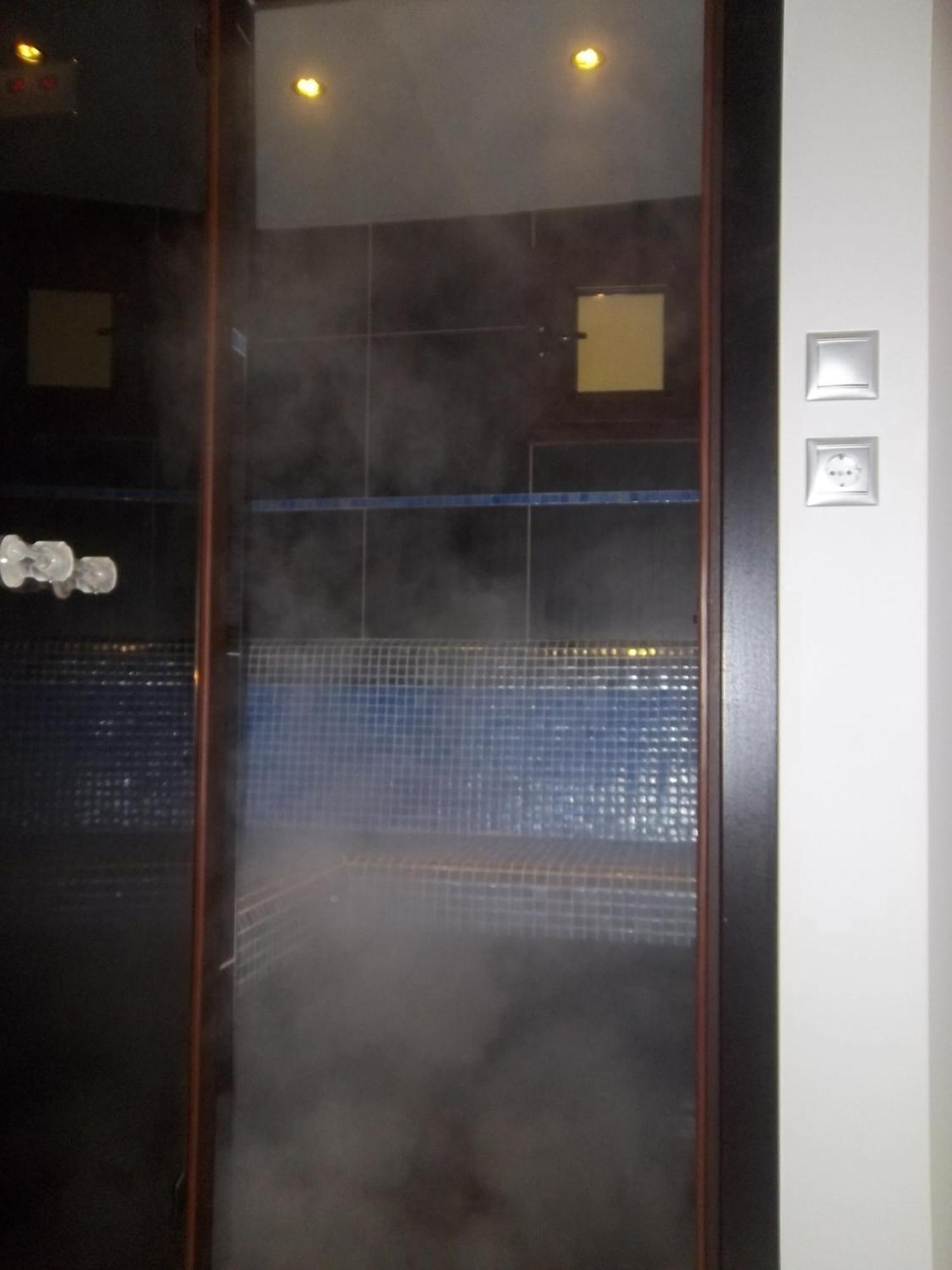 Nostos Hotel Káto Loutrákion Buitenkant foto