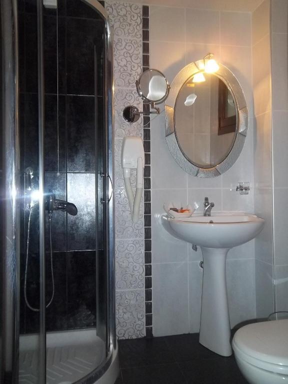 Nostos Hotel Káto Loutrákion Kamer foto