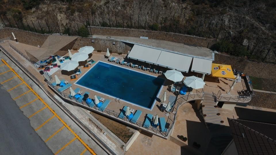 Nostos Hotel Káto Loutrákion Buitenkant foto